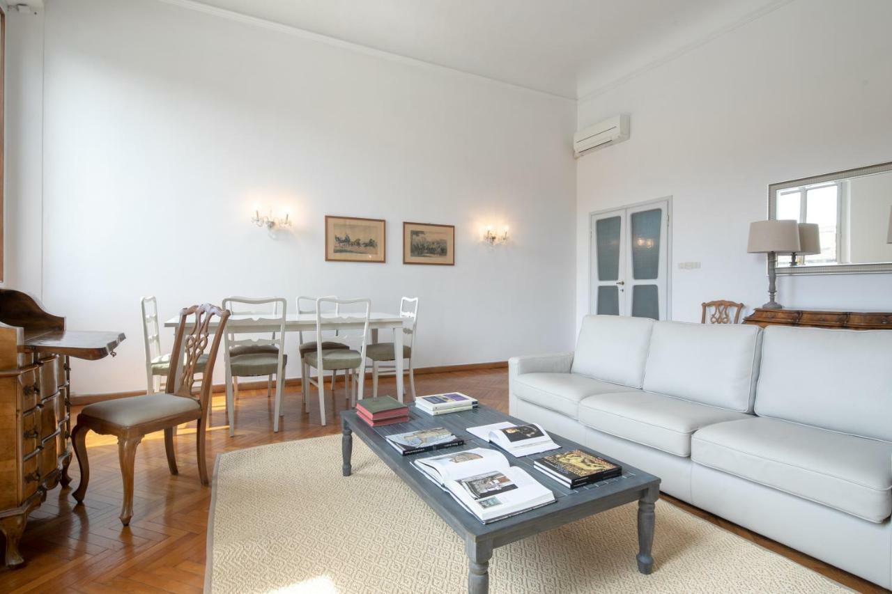 Loggia Santa Croce *